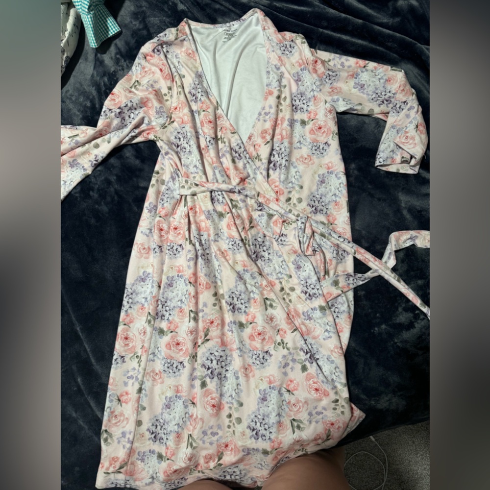 Caden lane mama hospital robe euc